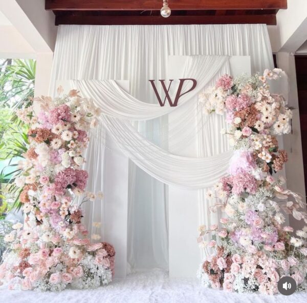 Backdrop gia tiên minimalist hiện đại