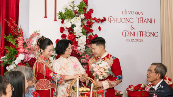 Lễ nghinh thân trong đám cưới người Hoa là nghi thức rước dâu truyền thống, đánh dấu sự gắn kết chính thức giữa hai gia đình.